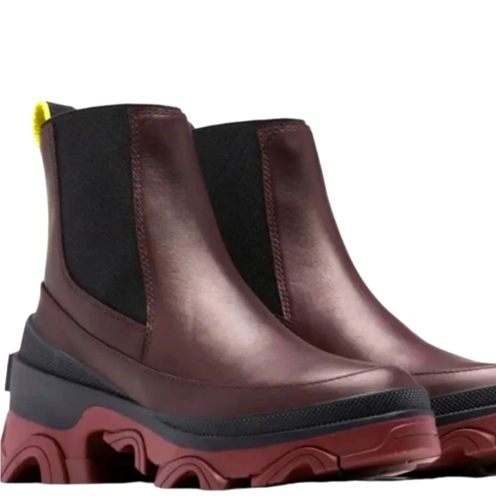 SOREL maroon waterproof boots - Picture 1 of 9